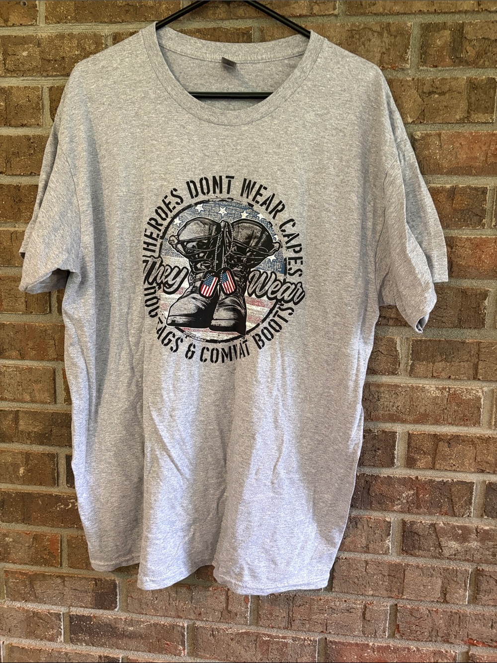 Gray Graphic Tee - 'Heroes Don’t Wear Capes They Wear Dogtags & Boots' lg